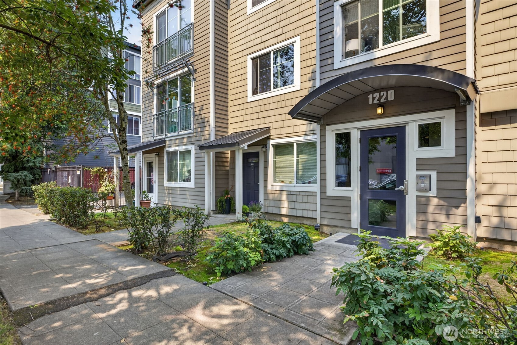 1220 Columbia Street #202