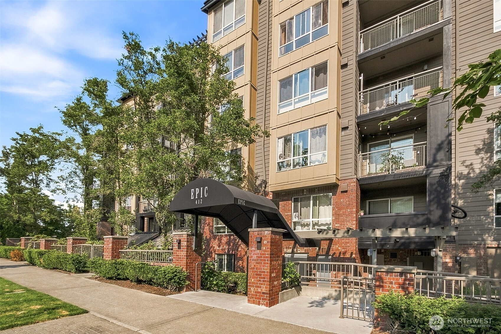 412 11th Avenue #303