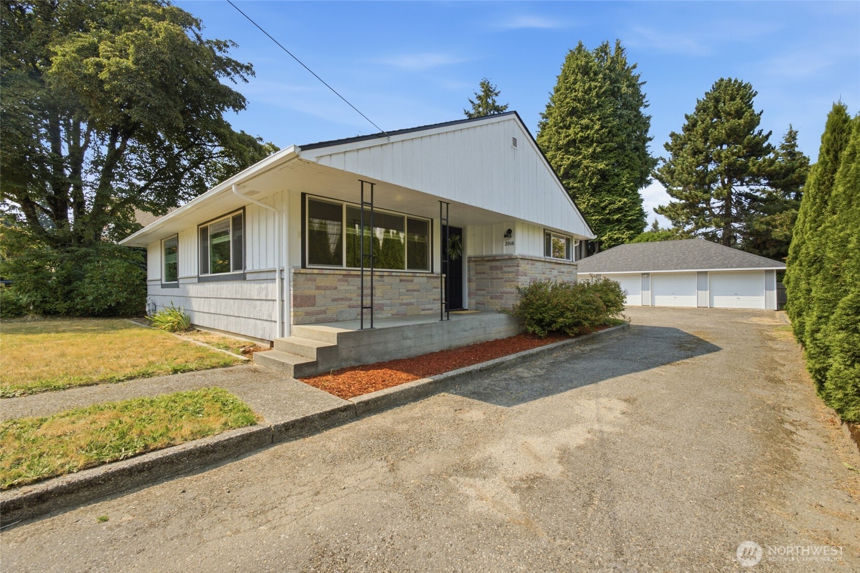 2016 Dickinson Avenue