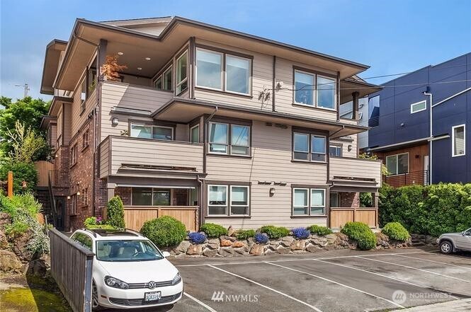 2009 Yale Avenue #102