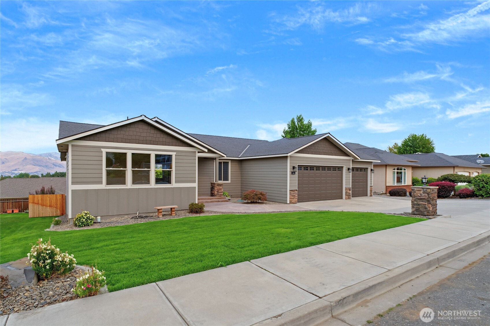 76 Meadowbrook Lane