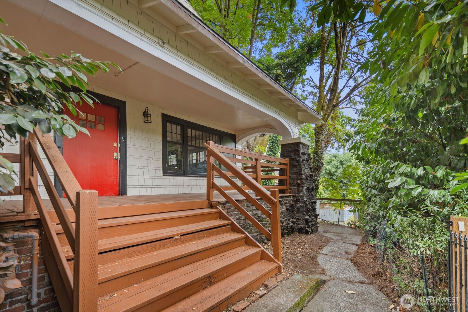 2109 Aurora Avenue