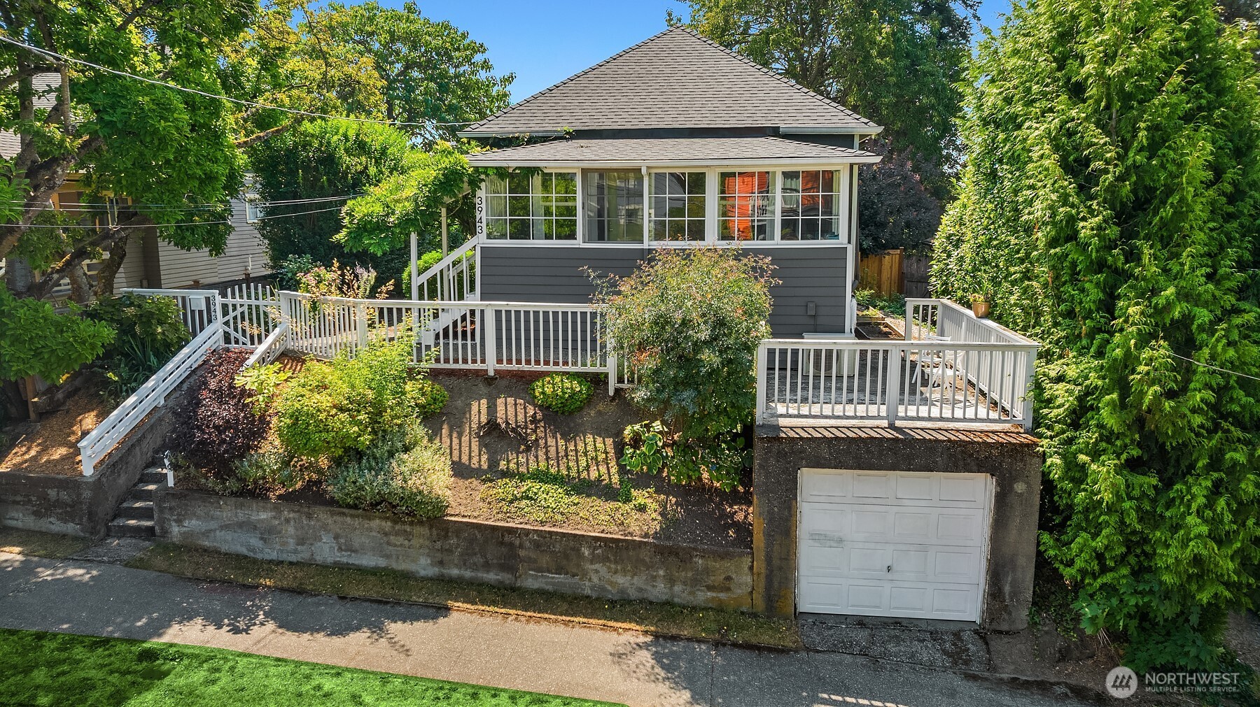 3943 Orcas Street