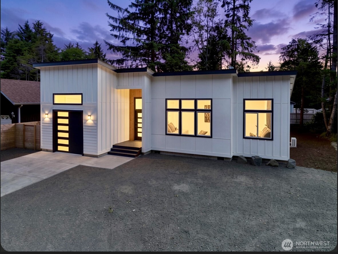 382 Lake View Loop