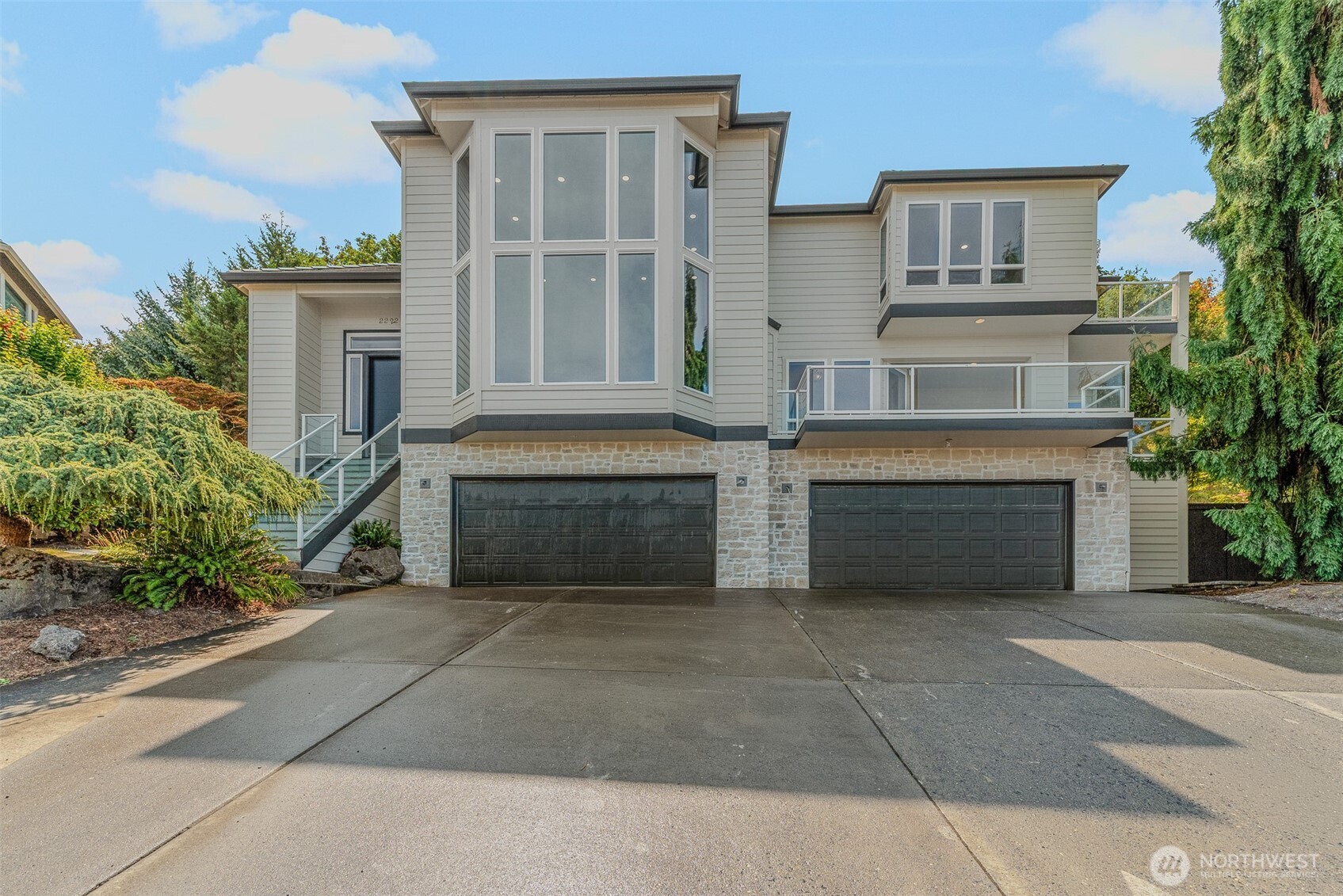 2222 Iris Court