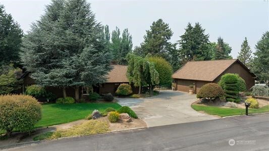 820 Meadowlark Lane