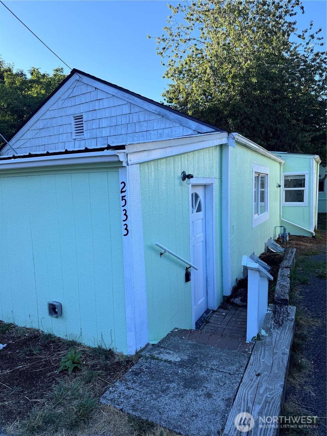 2533 3rd Street