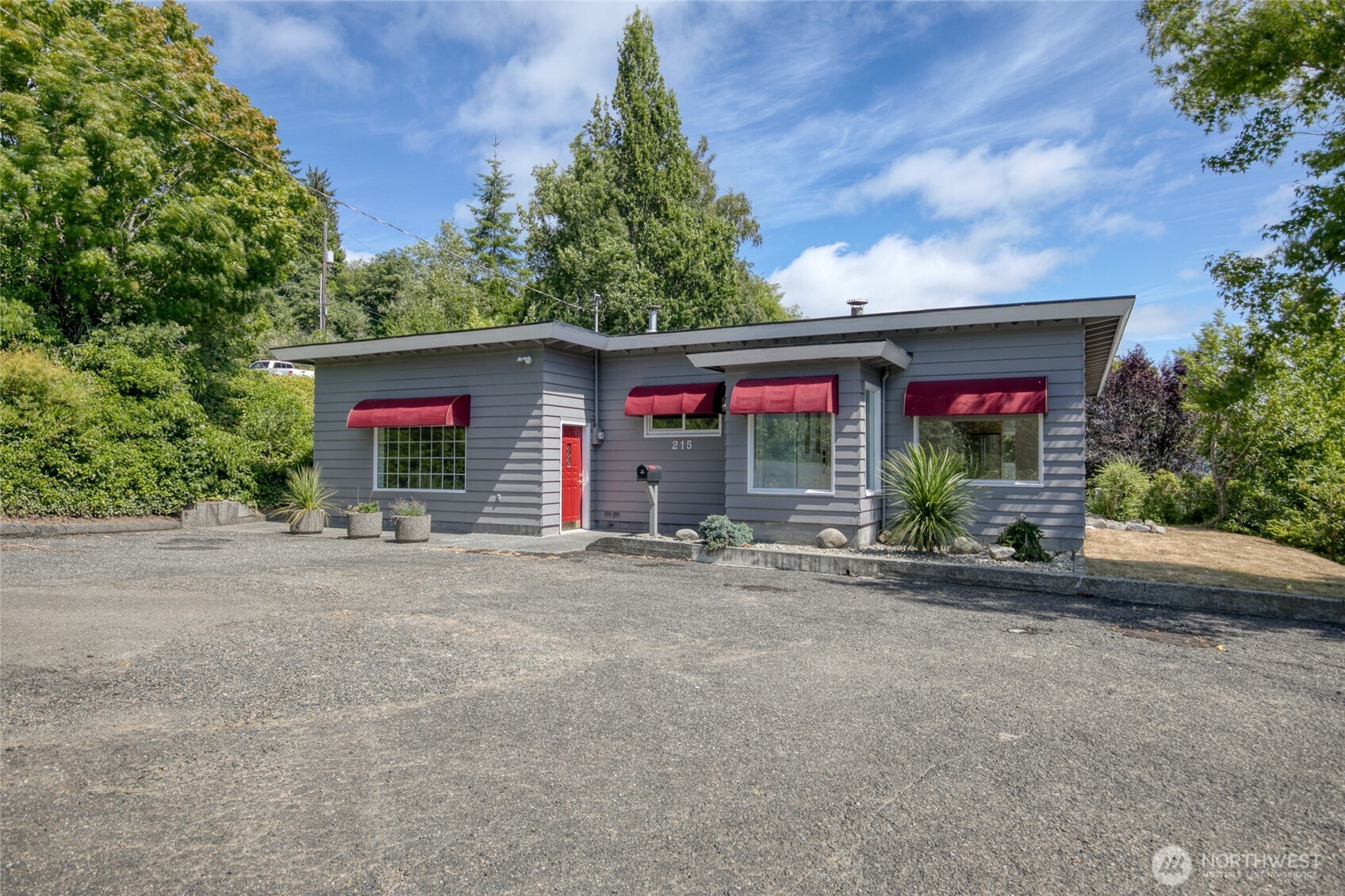 215 Chenault Avenue