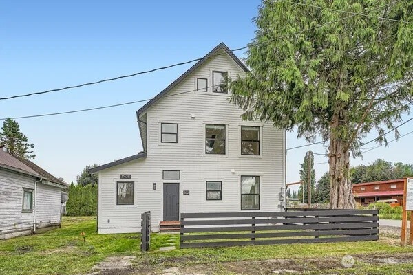 31628 Commercial Street #202