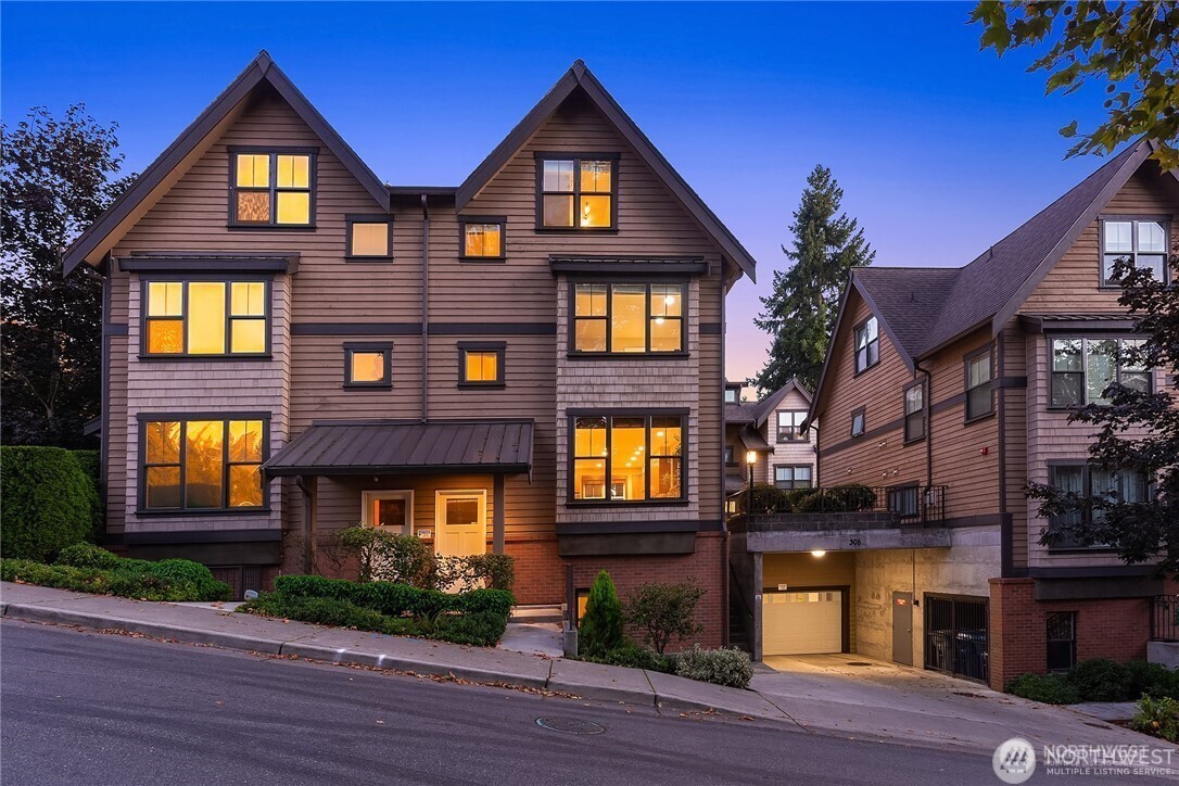 303 Bellevue Way