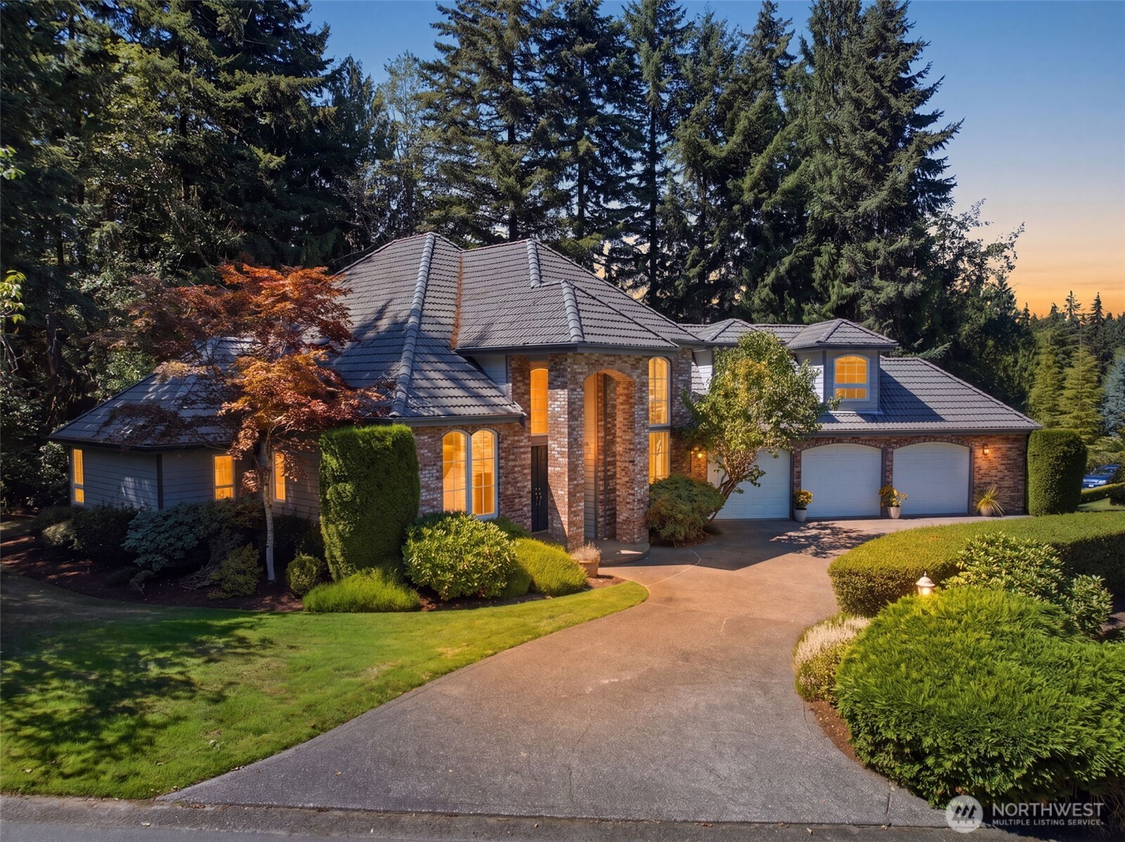 4606 Saddleback Drive