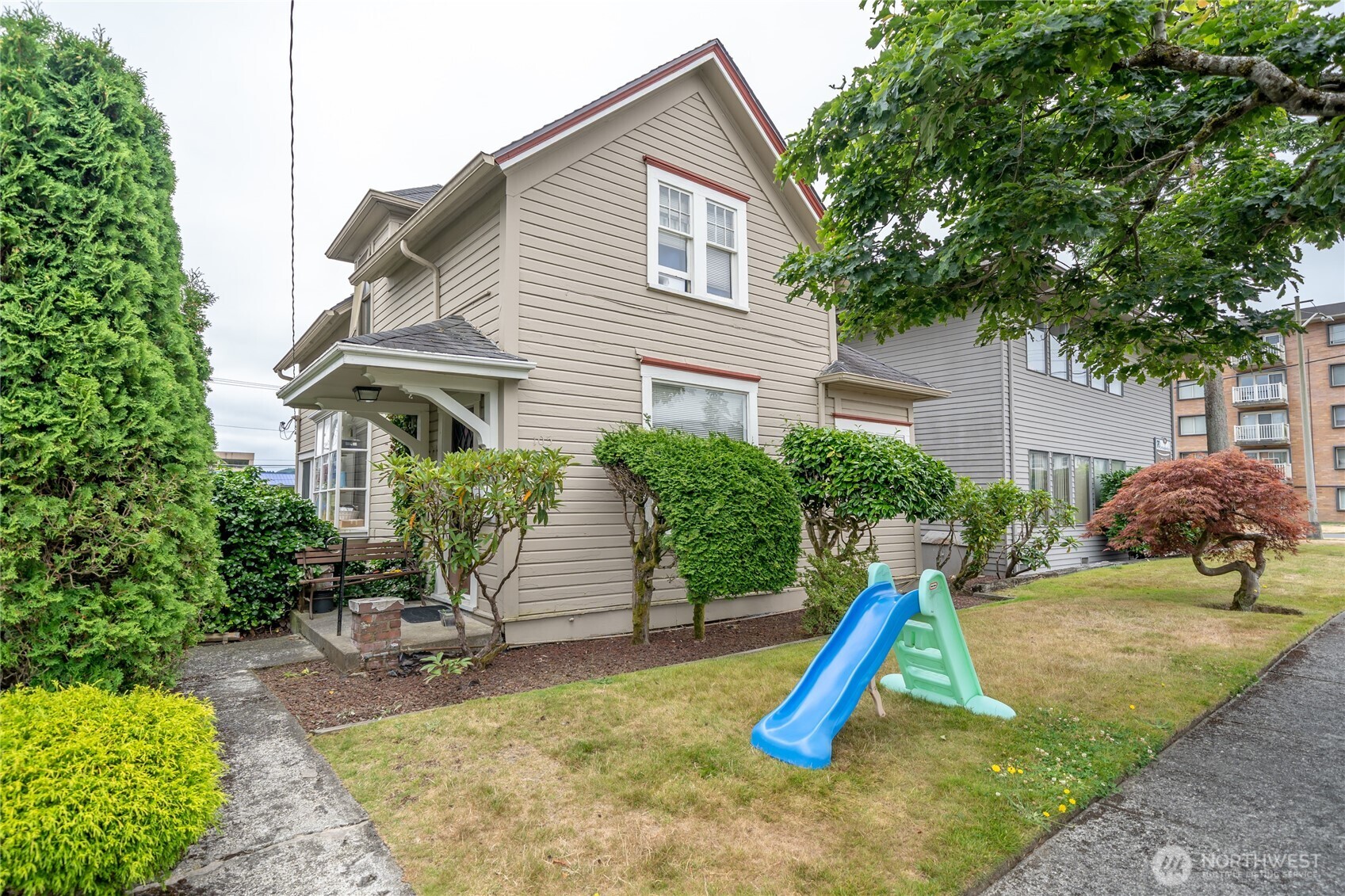 105 2nd Street