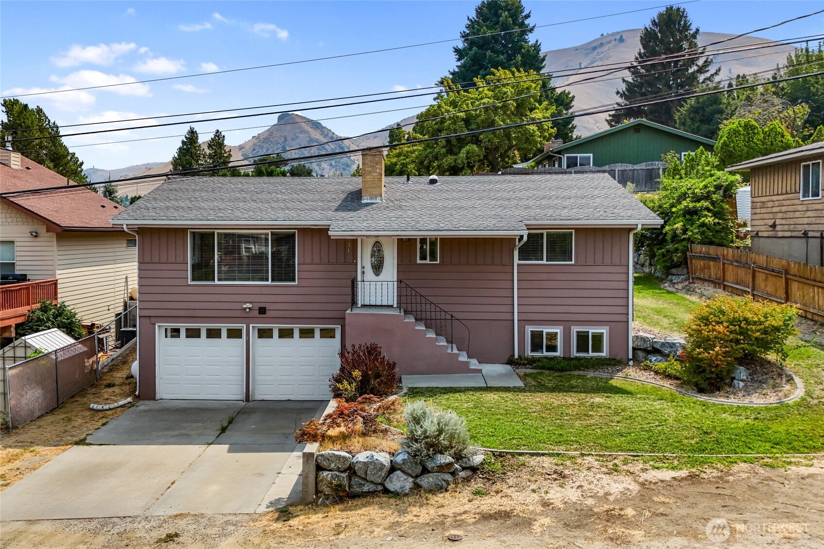 2315 Lester Street