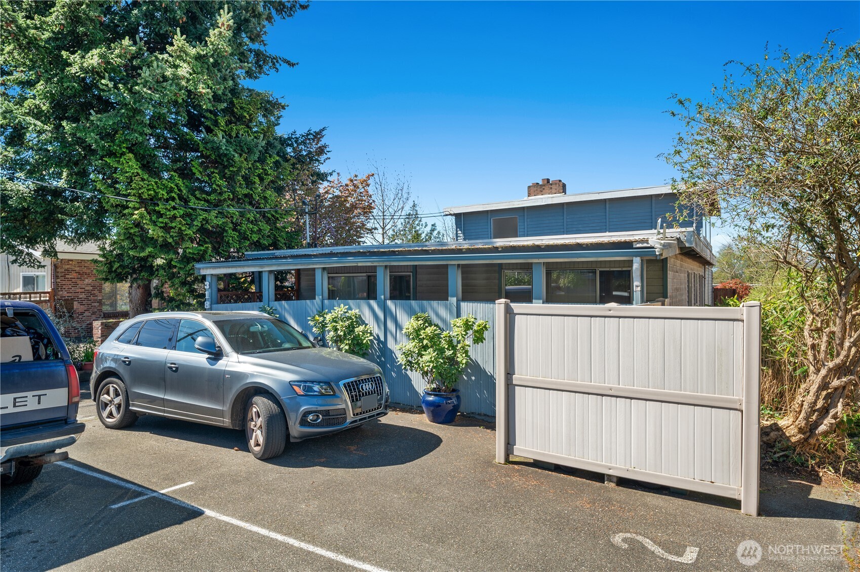 318 3rd Avenue