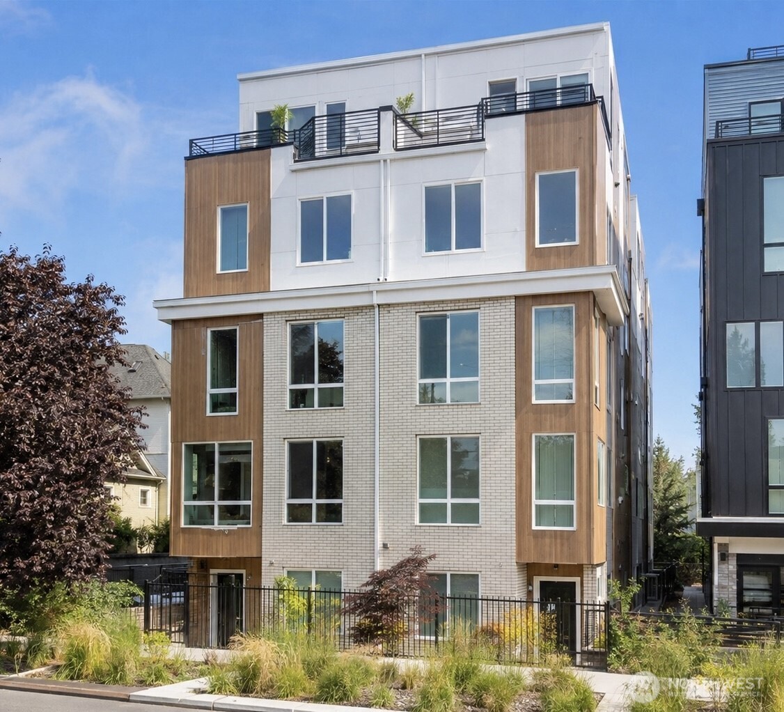 222 10th Avenue #D