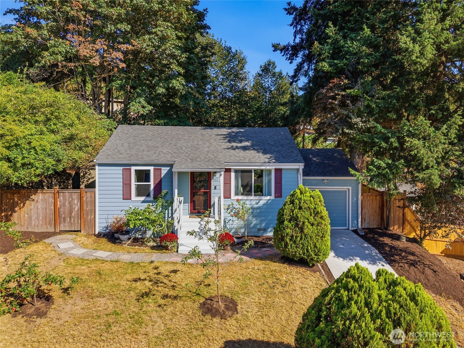 512 Bronson Place