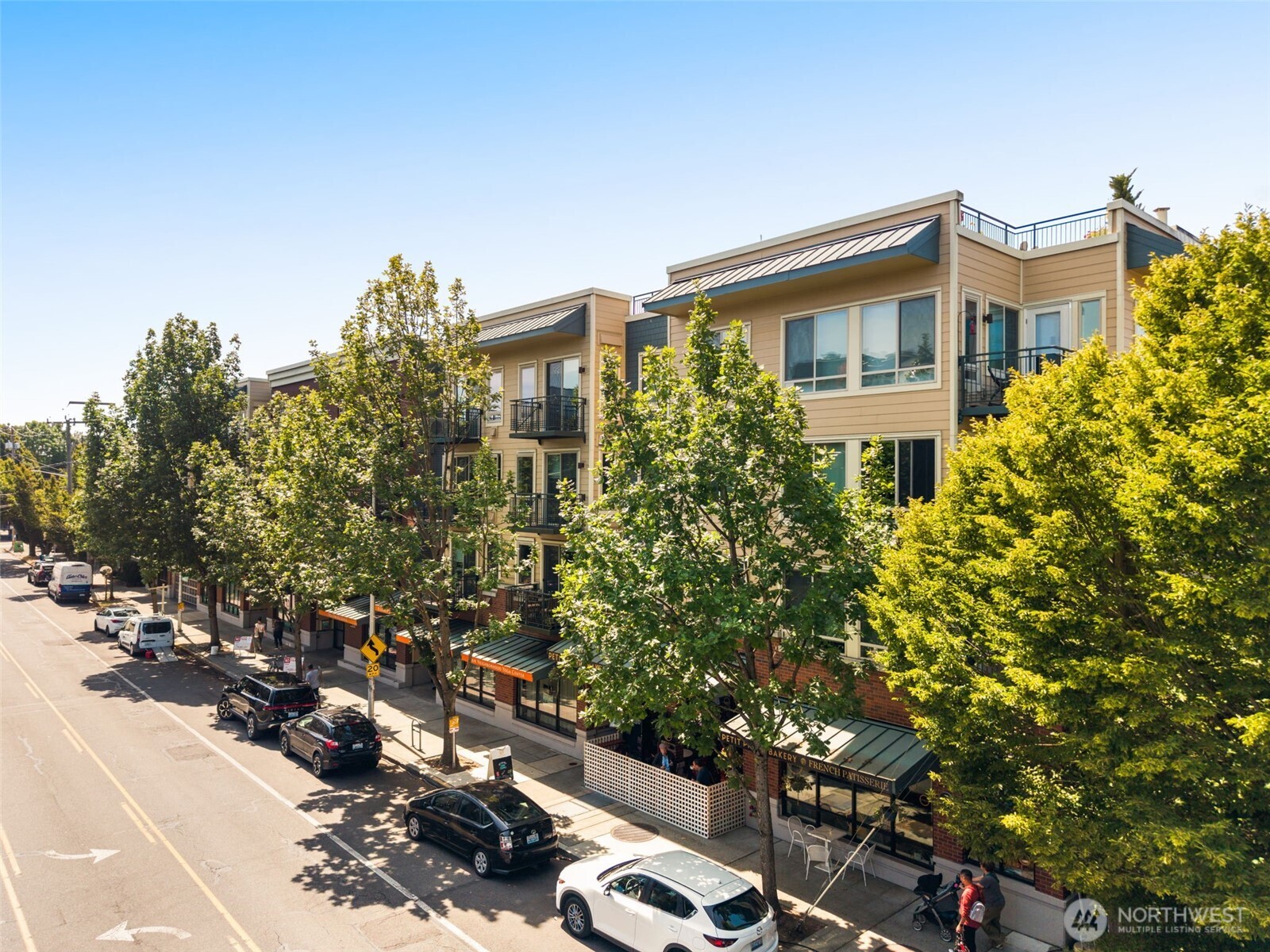 6801 Greenwood Avenue #304