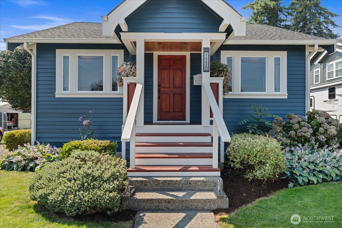 1138 Pioneer Street
