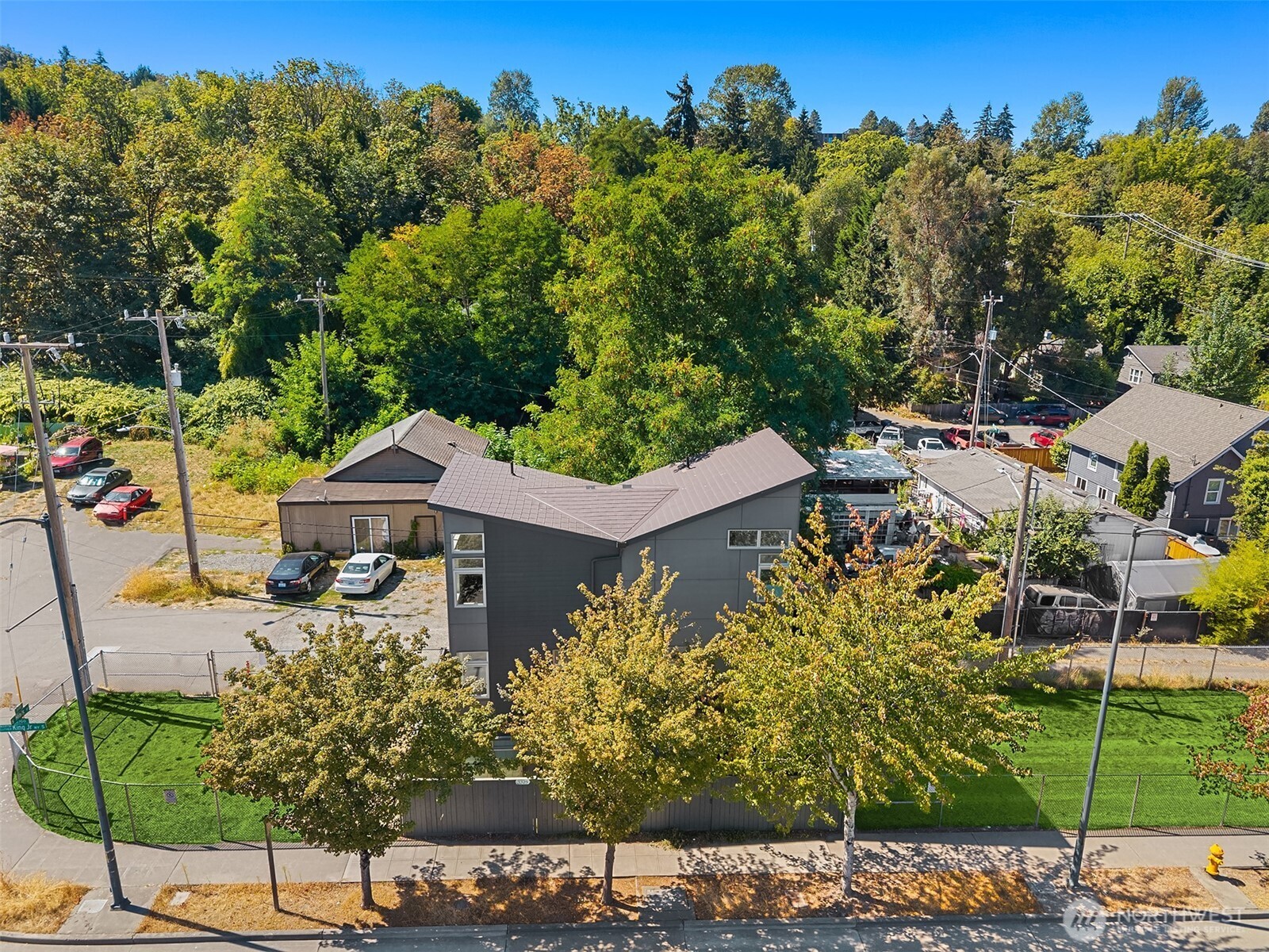 3323 Martin Luther King Jr Way