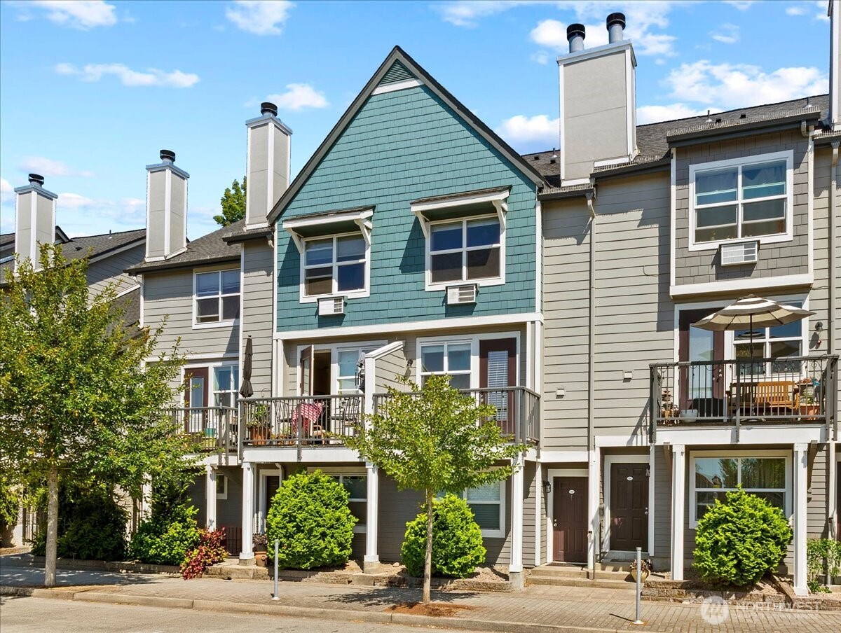 758 Fairwinds Loop