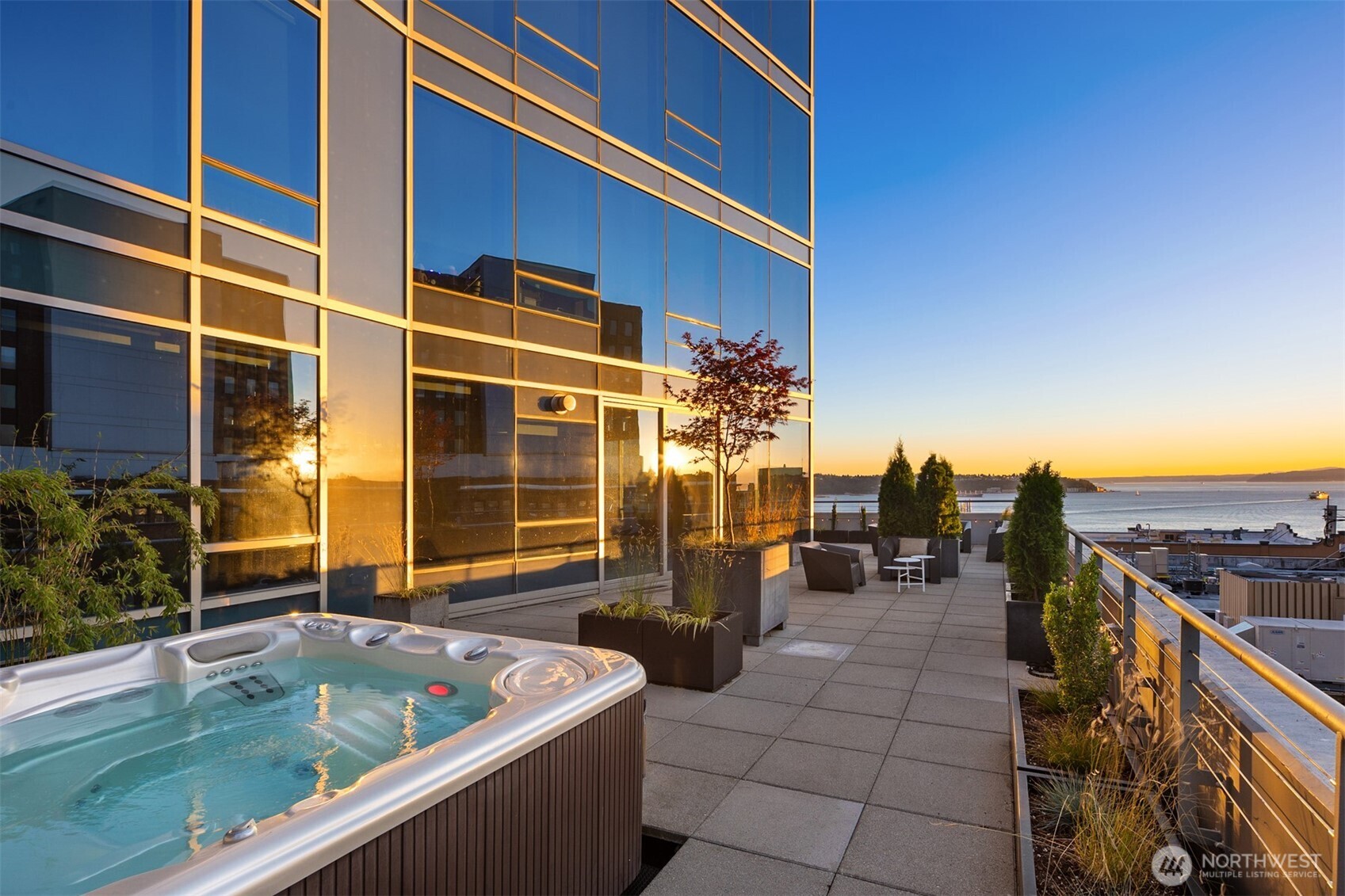 1521 2nd Avenue #700