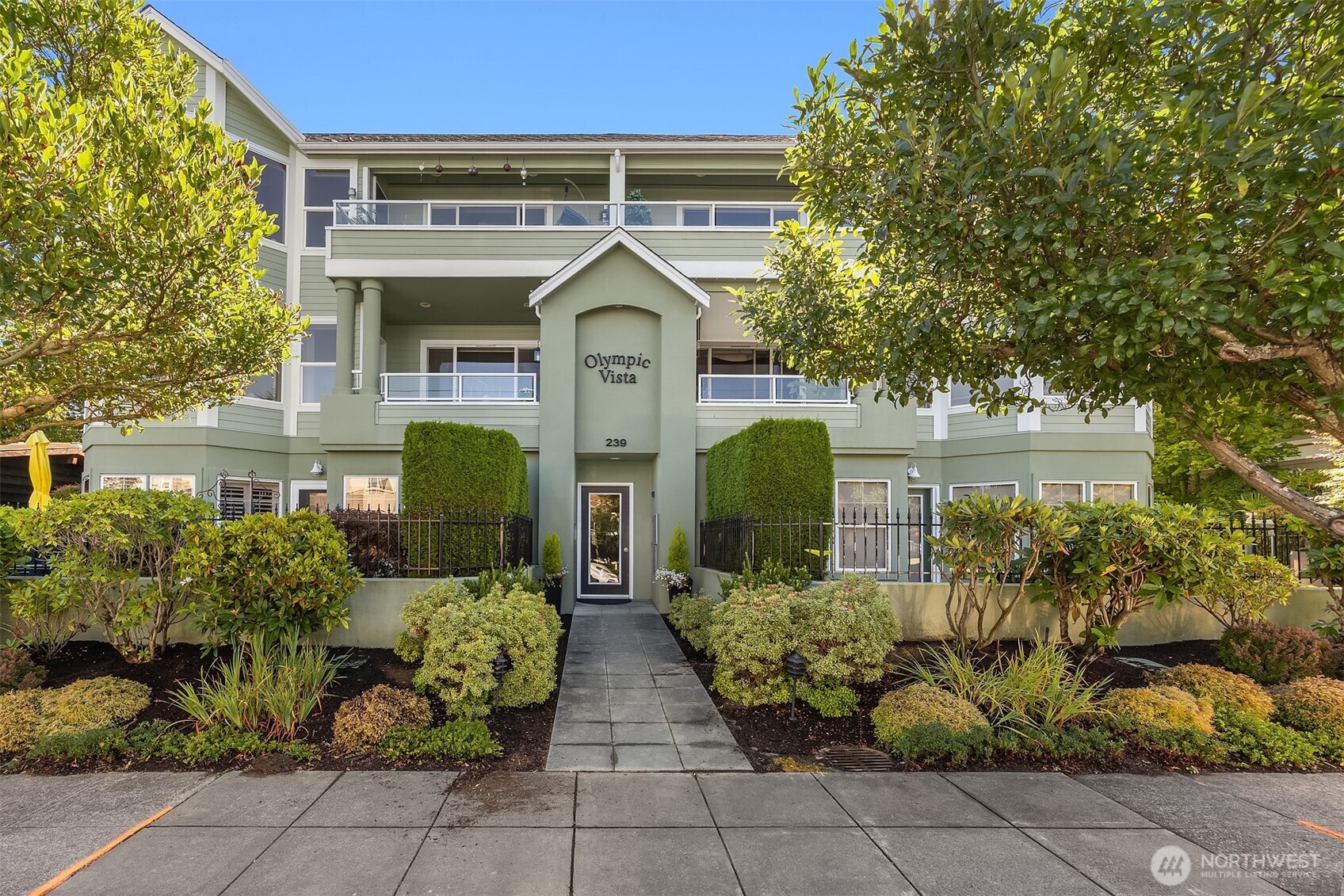 239 4th Avenue #202