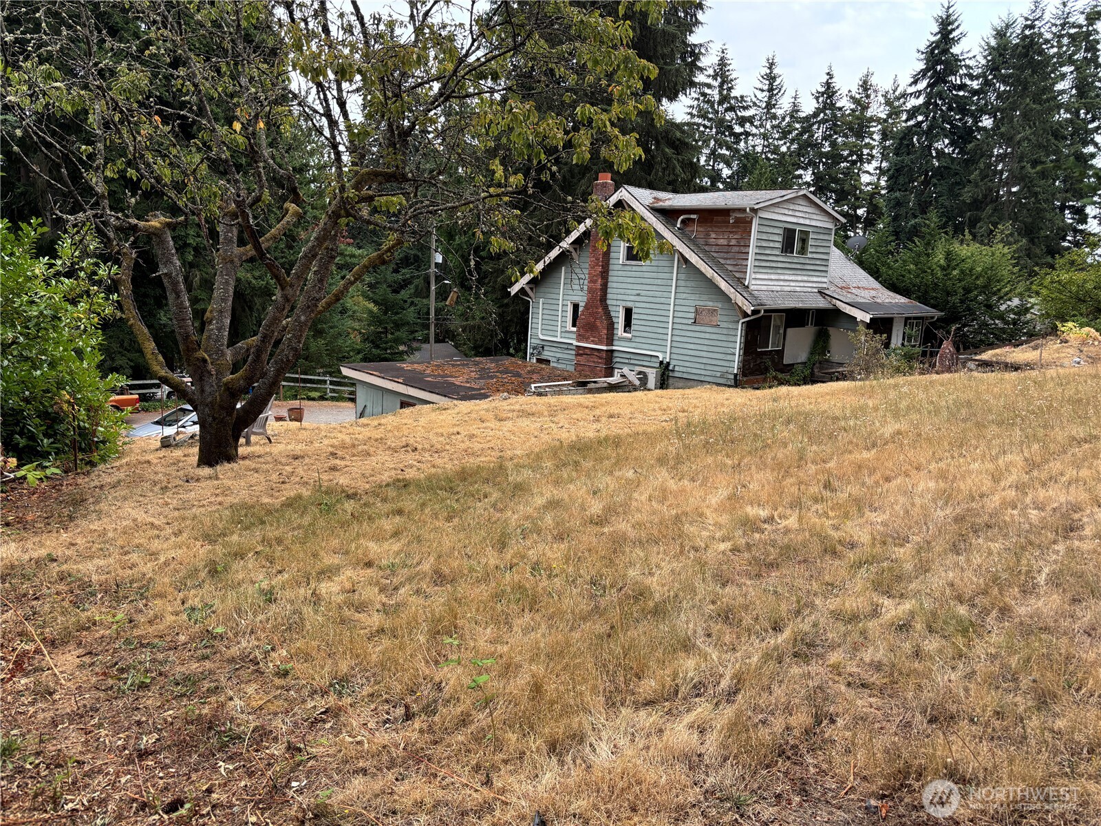 15739 Densmore Avenue