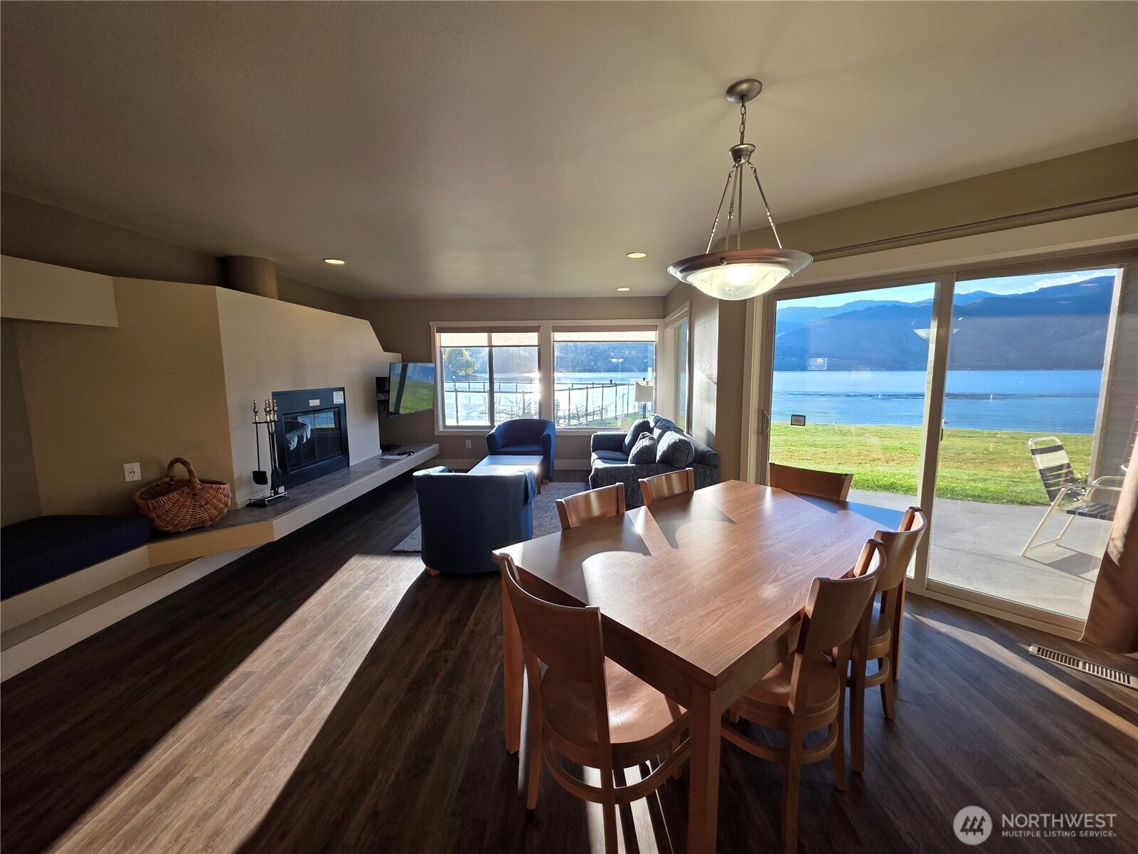 1 Lakeside 703-J