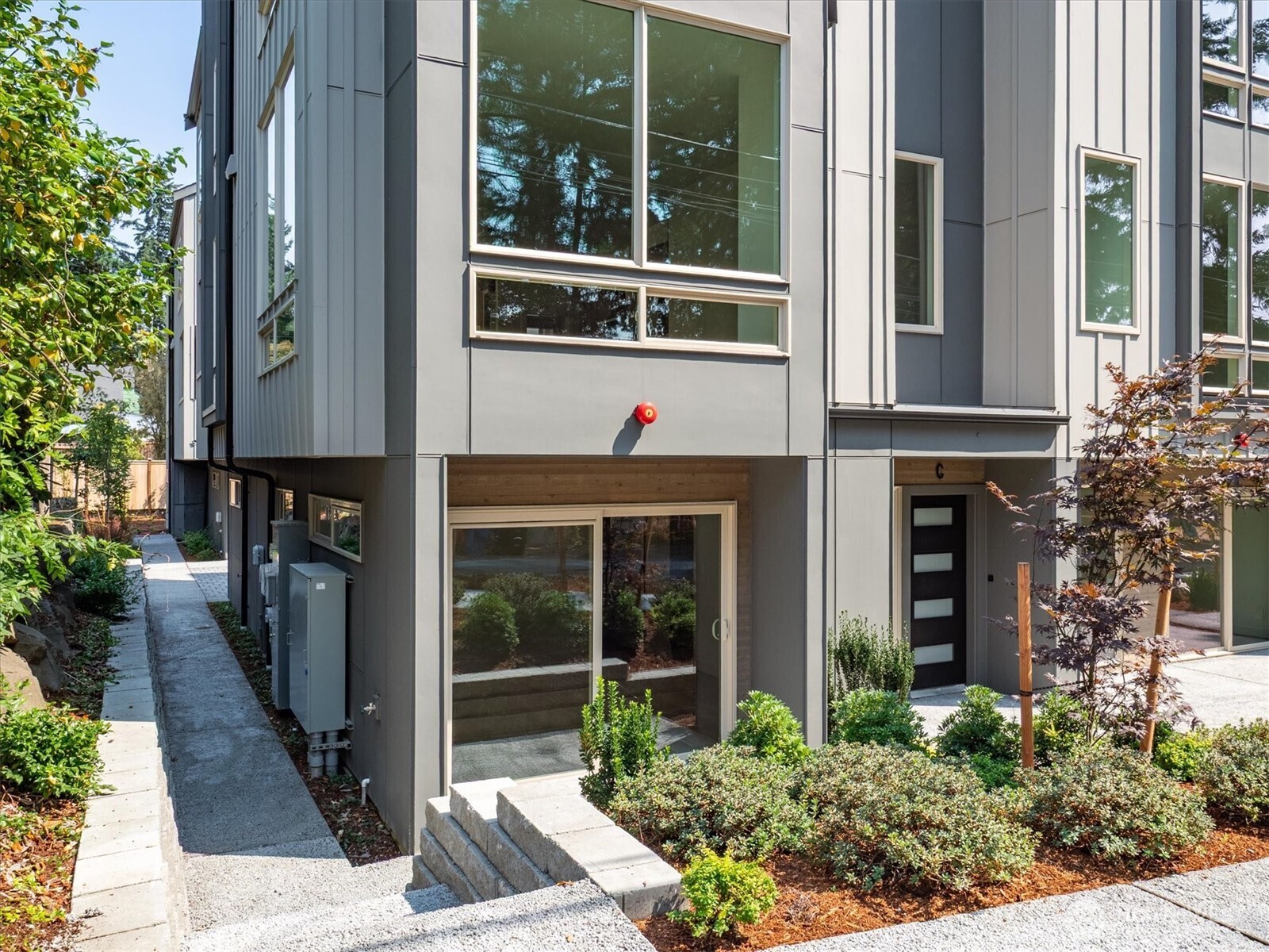 18032 C Sunnyside Avenue