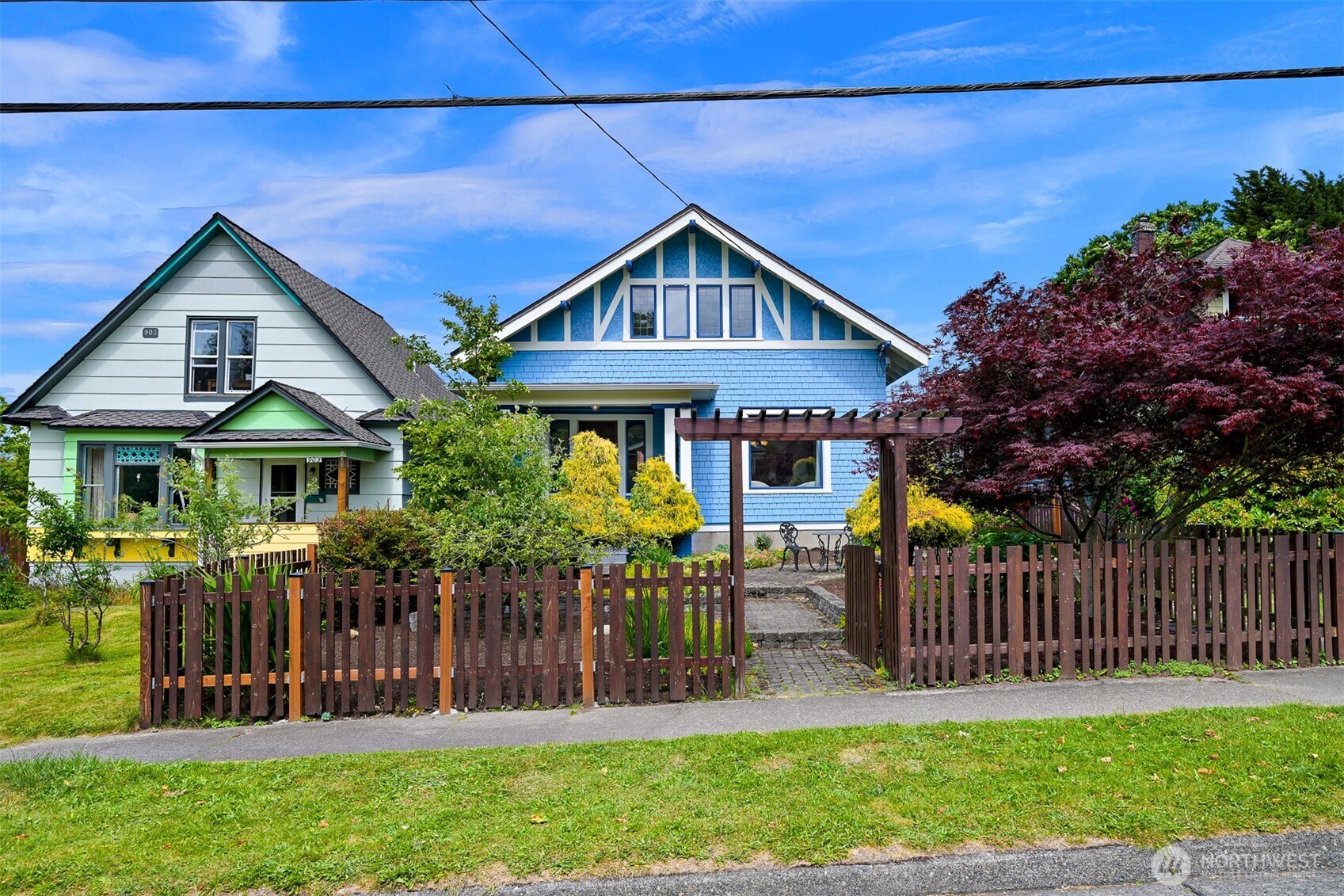 905 Maple Street