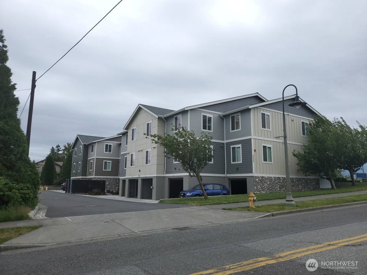 2002 2008 Cherry Street