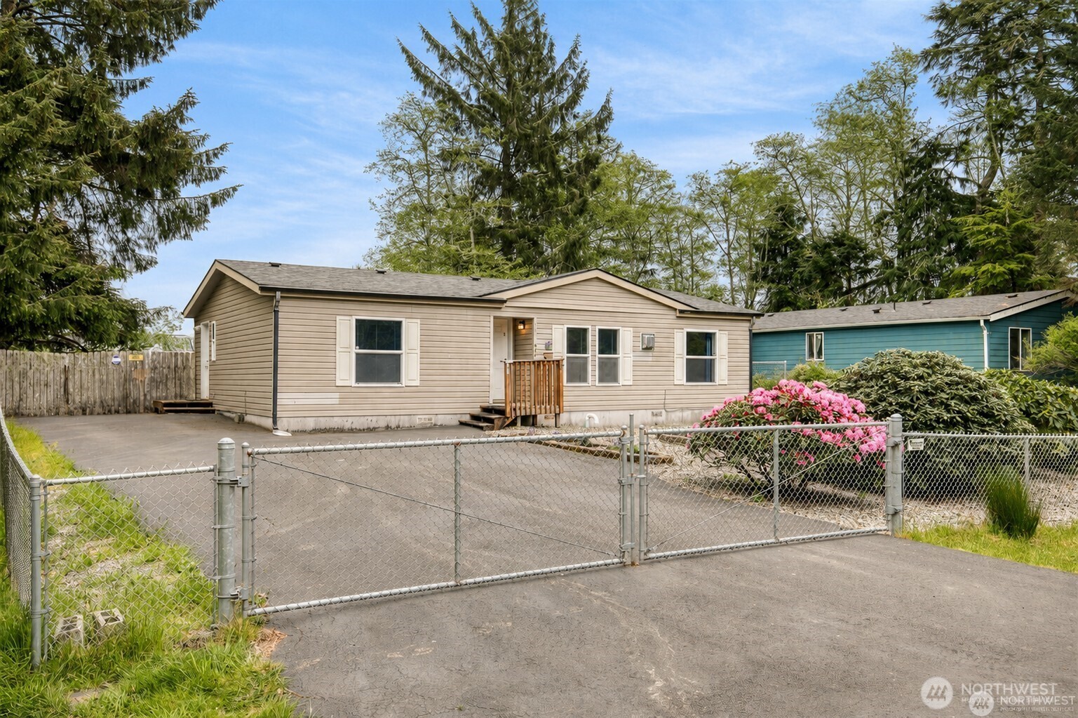 636 Chenois Avenue