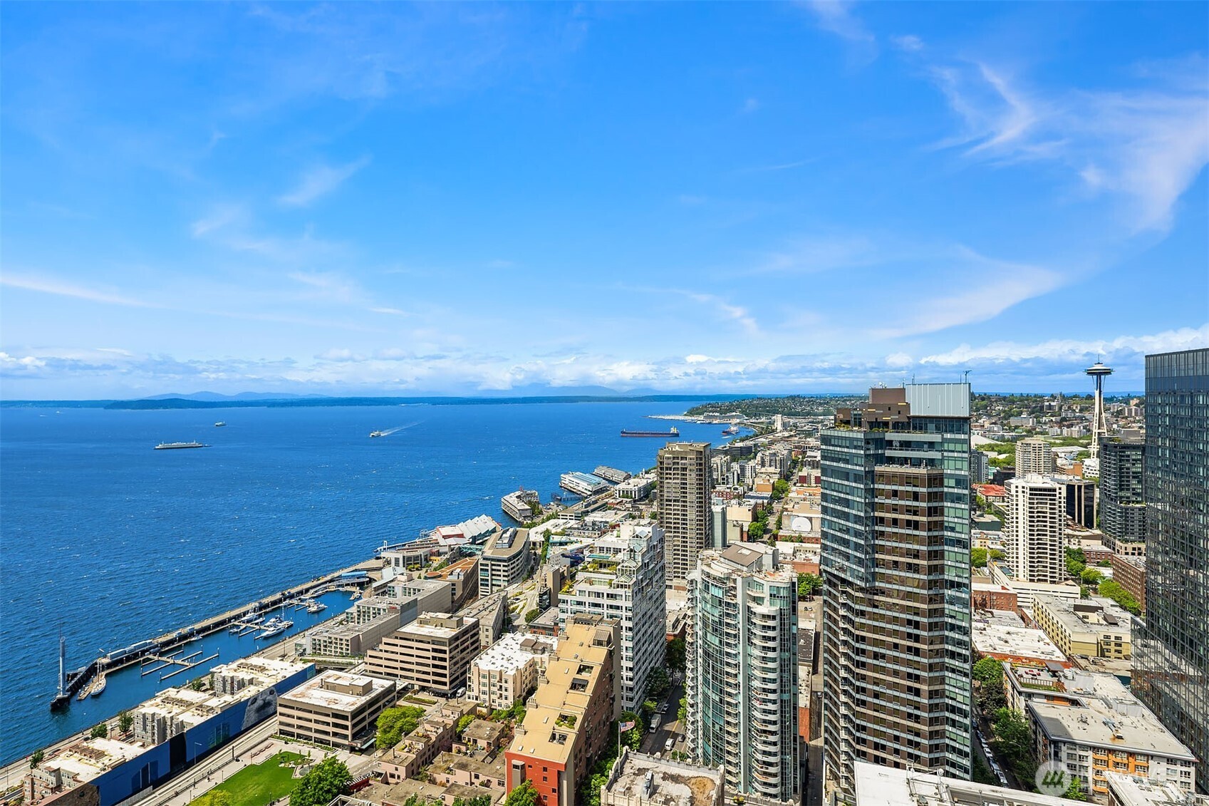 121 Stewart Street #908