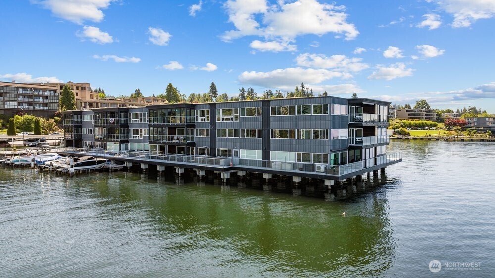 515 Lake Street #205