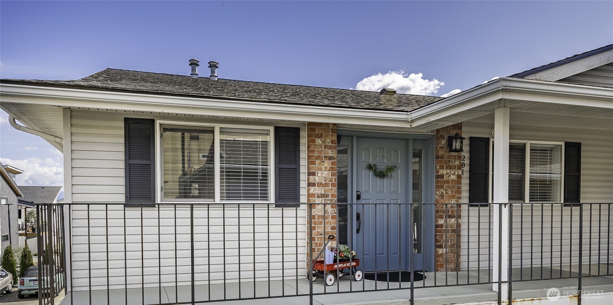 223 Judson  St. Aly #201