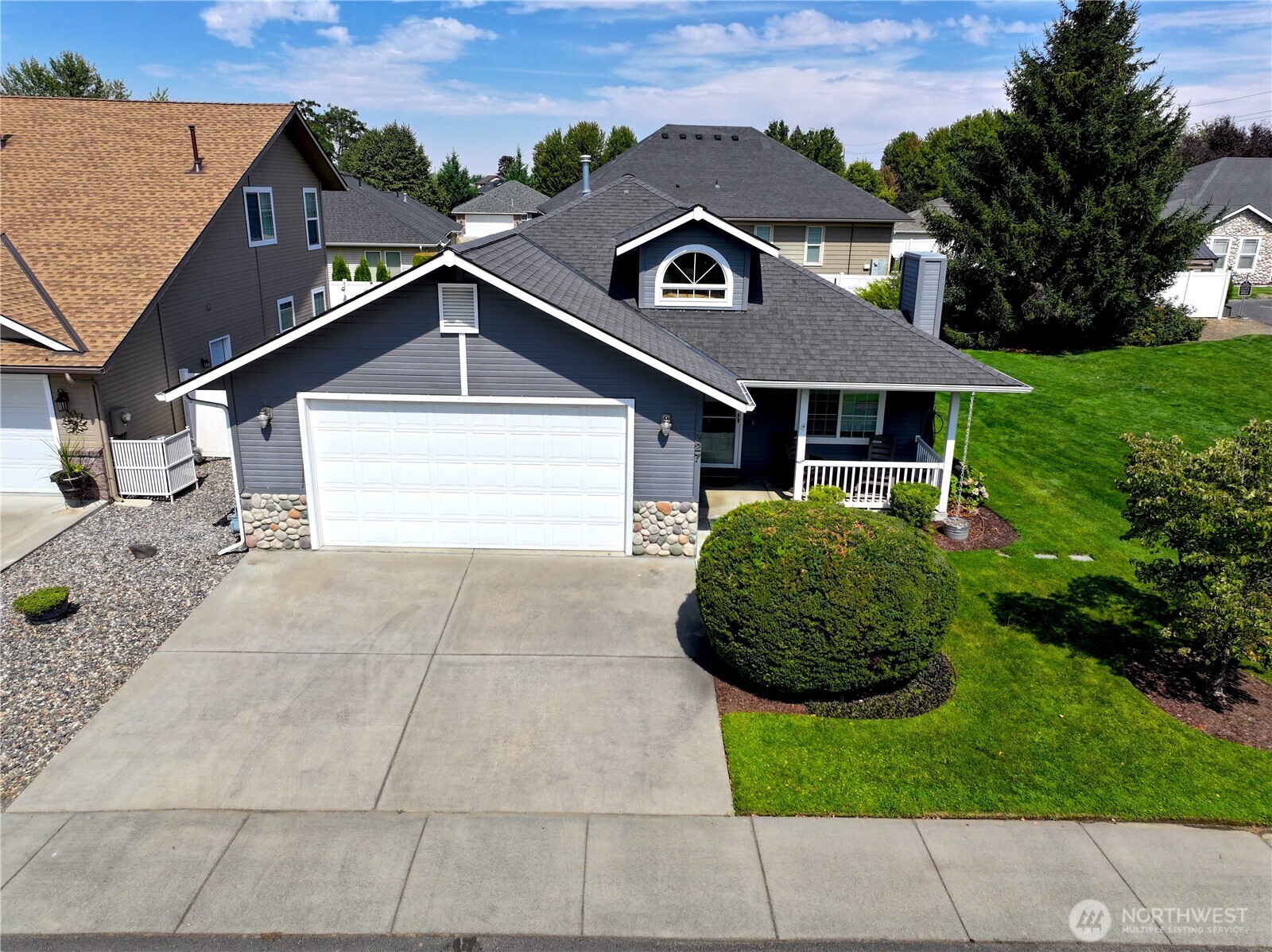 727 Magnoni Drive