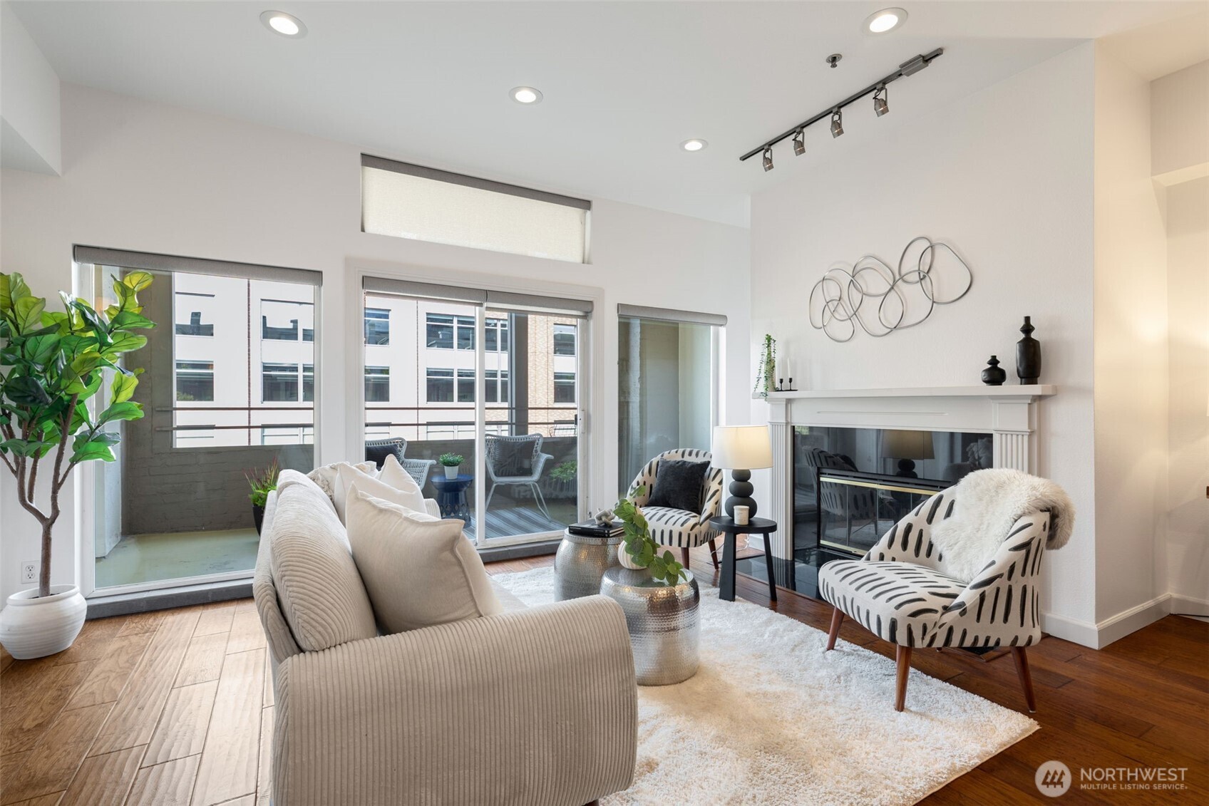526 1st Avenue #420