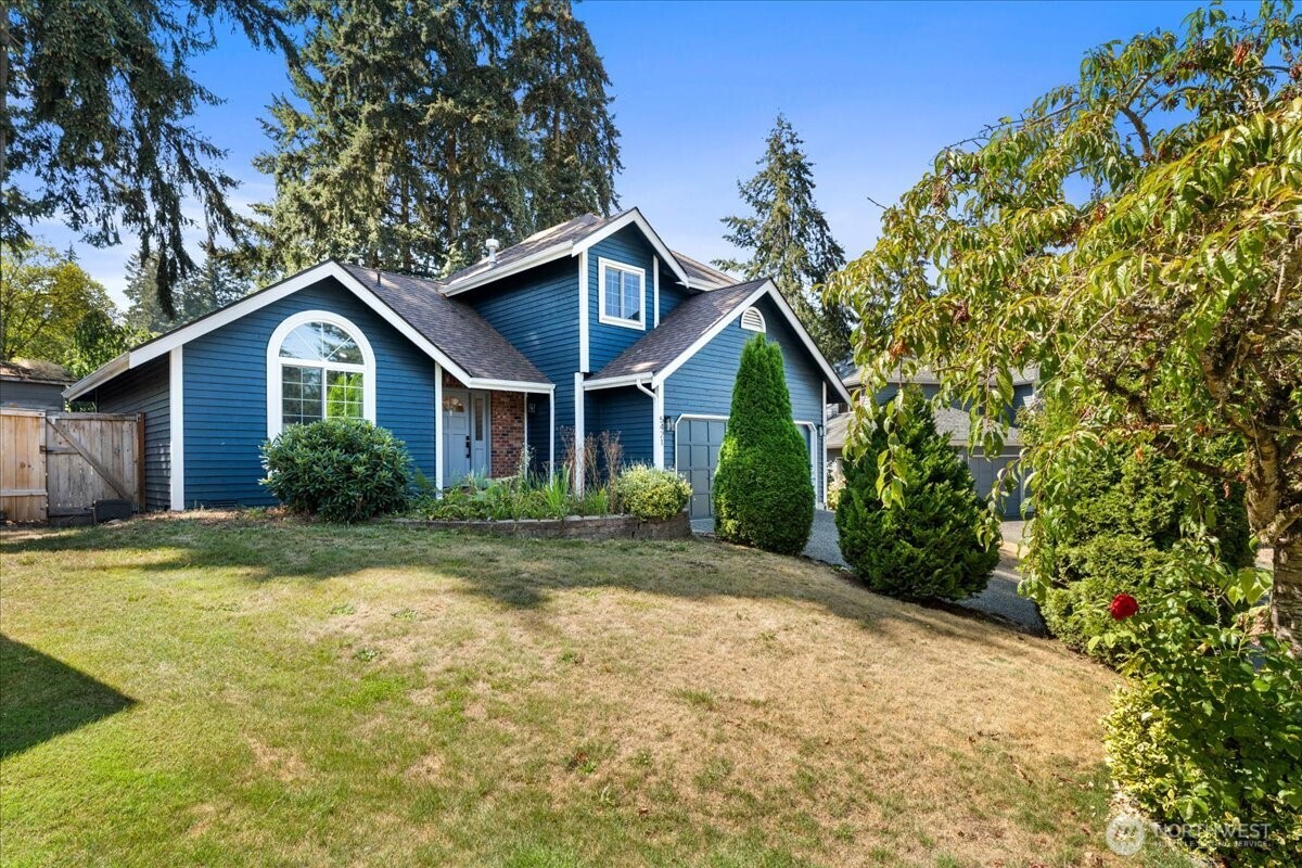 5421 James Place