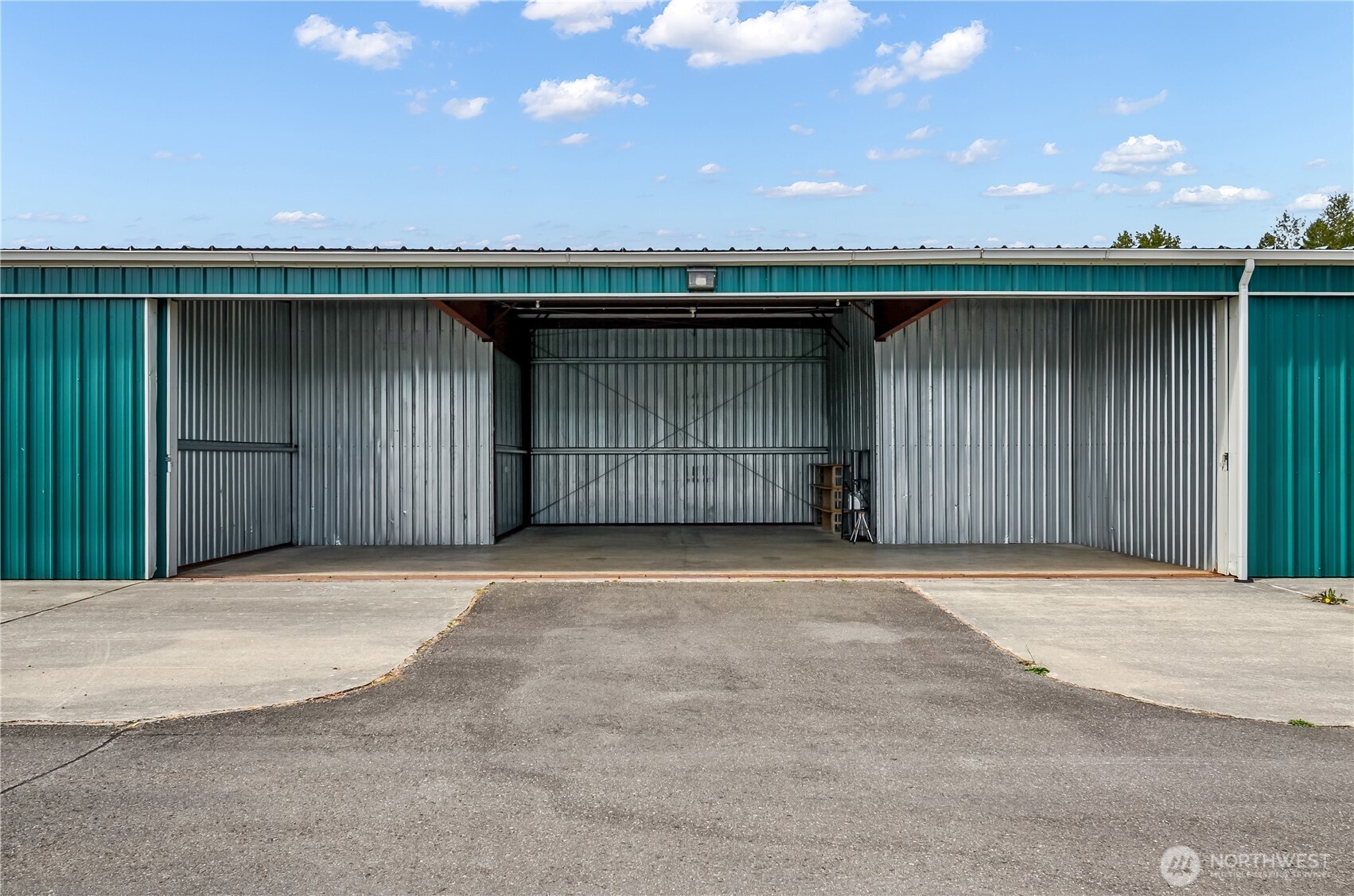 0 SR20 - Hangar 2-B
