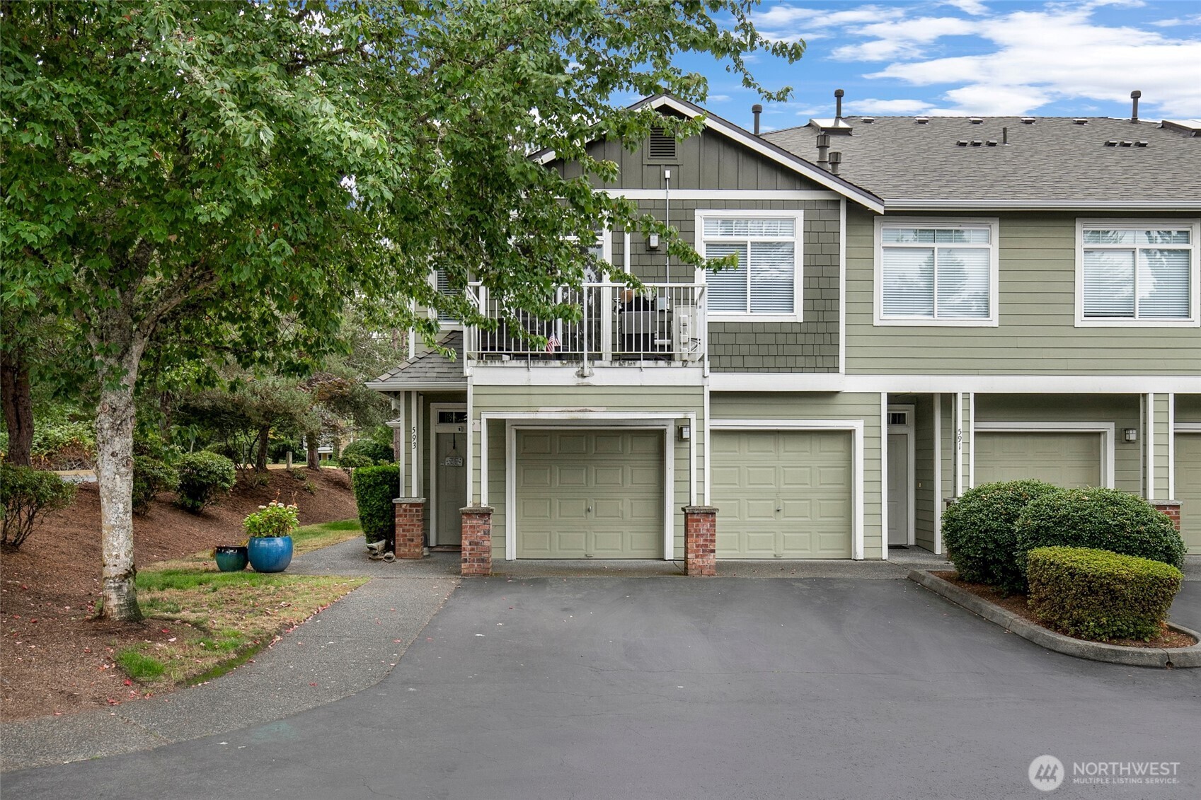 595 241st Lane