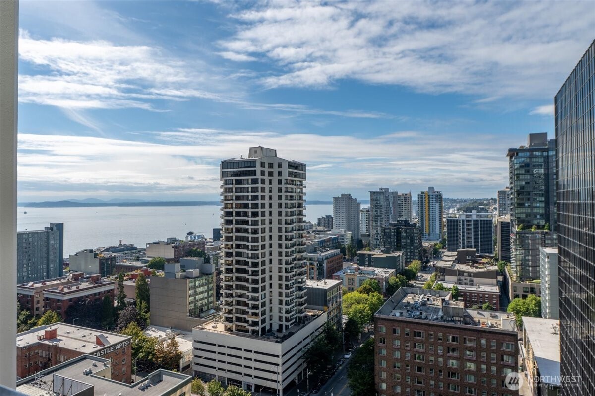 2100 3rd Avenue #2104