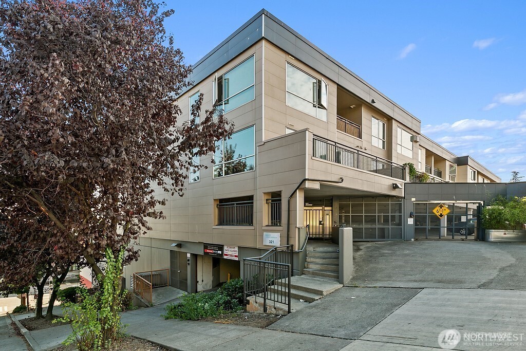 321 10th Avenue #604
