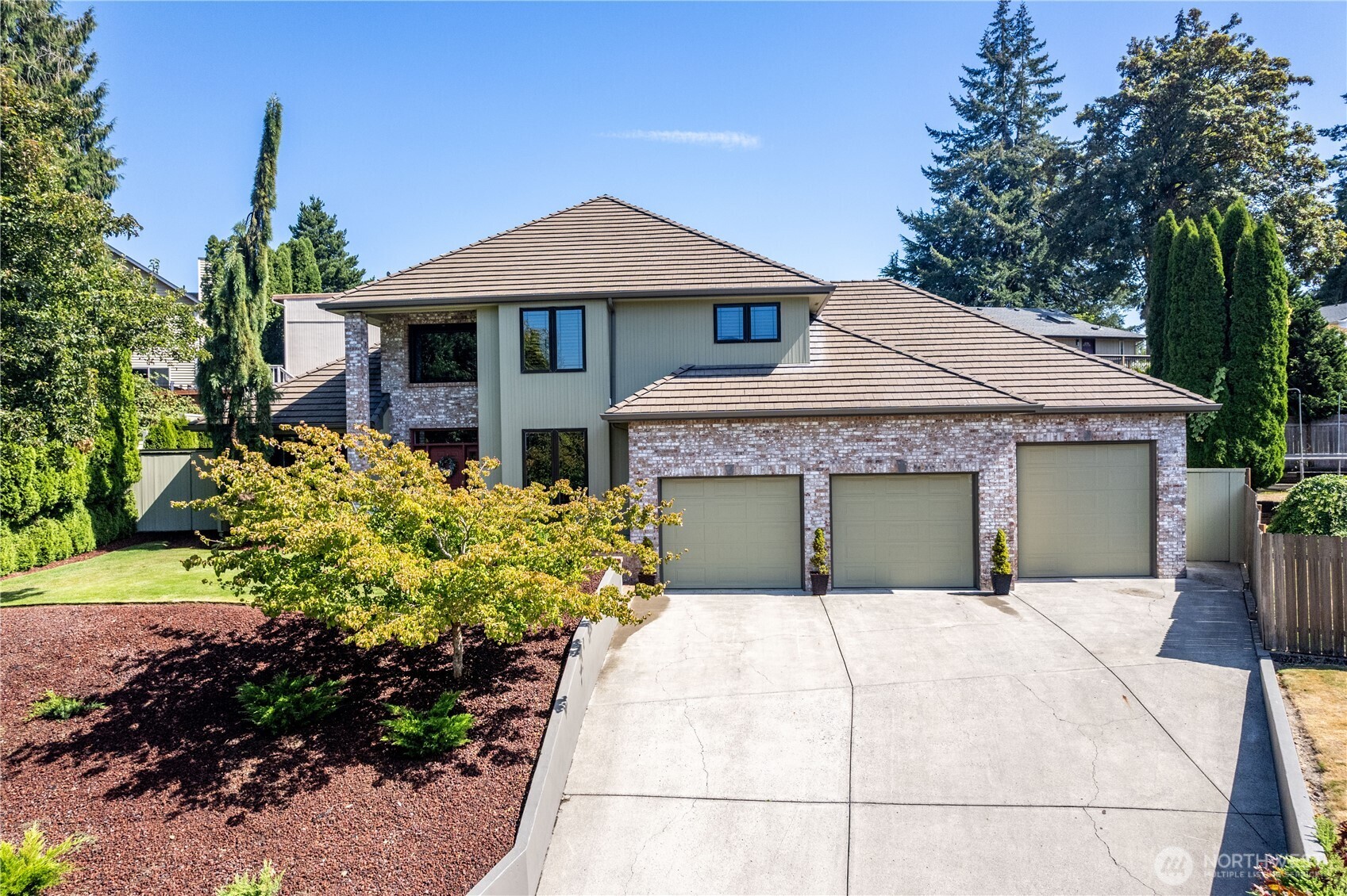 2538 Lynnwood Drive