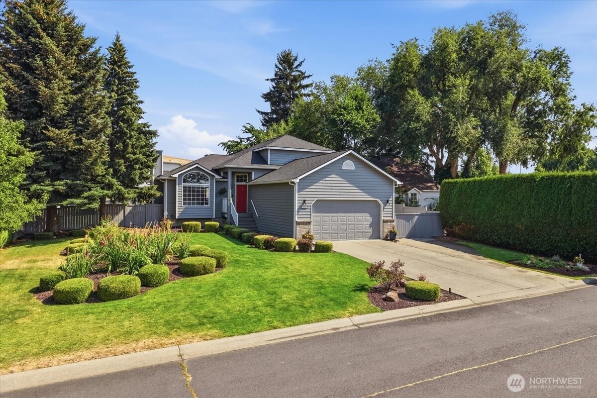 6011 Julia Court