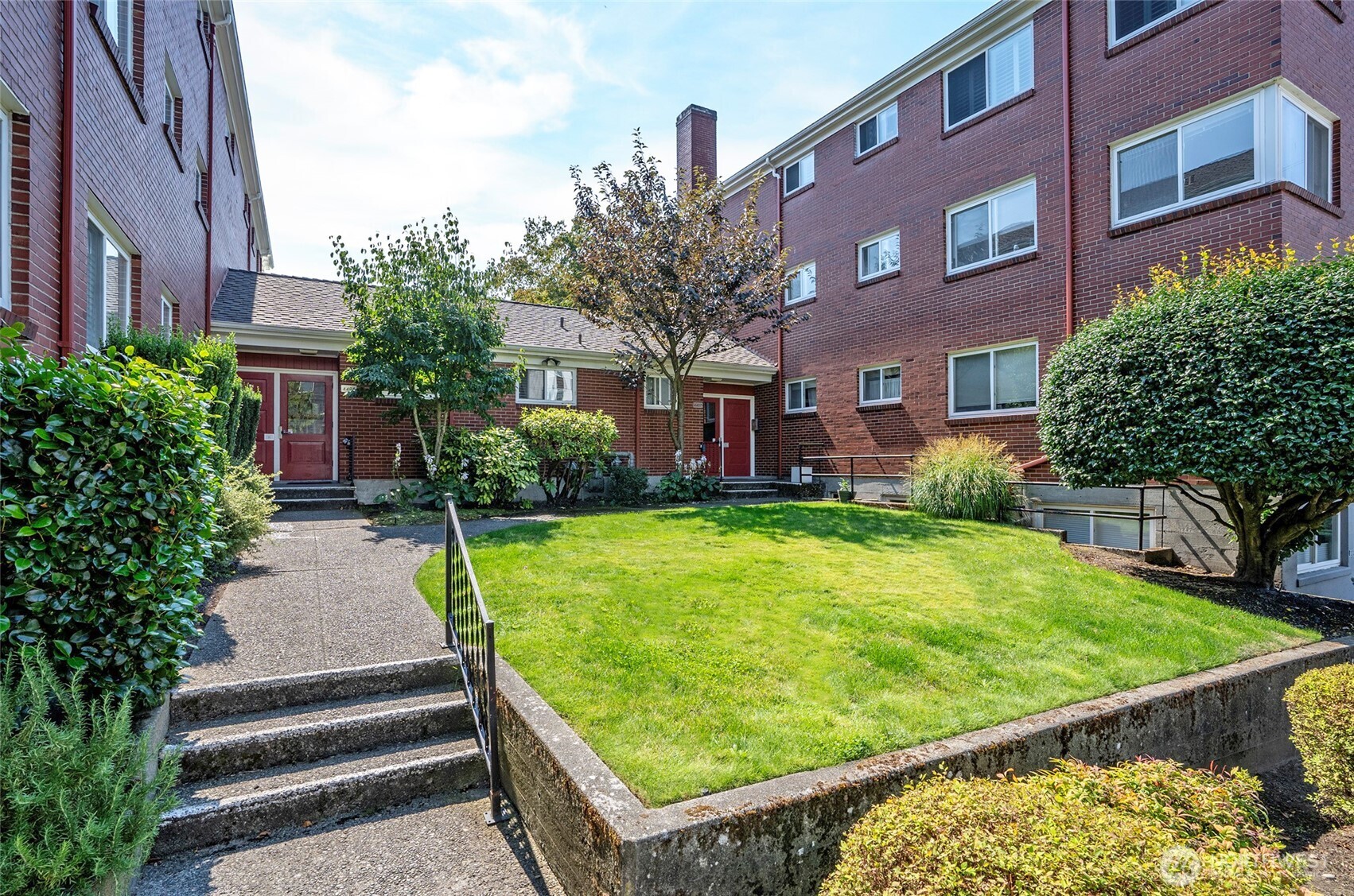 4405 Alaska Street #304