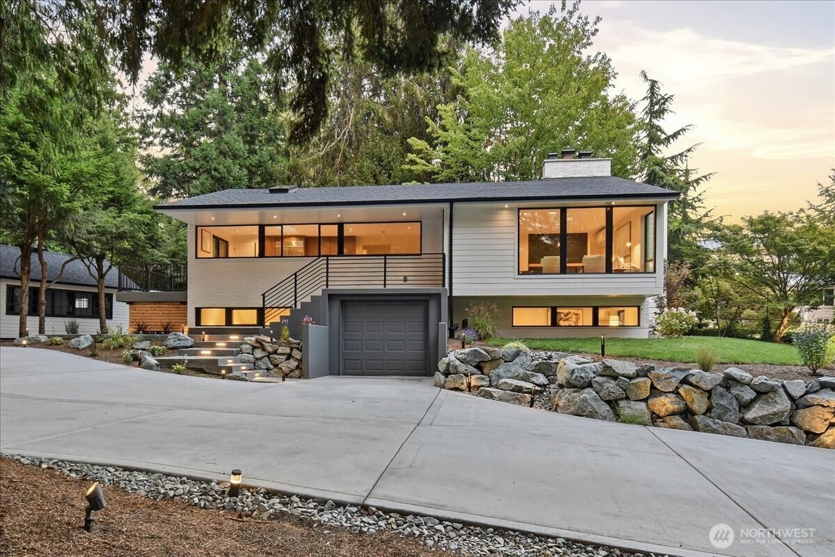 836 Richmond Beach Road