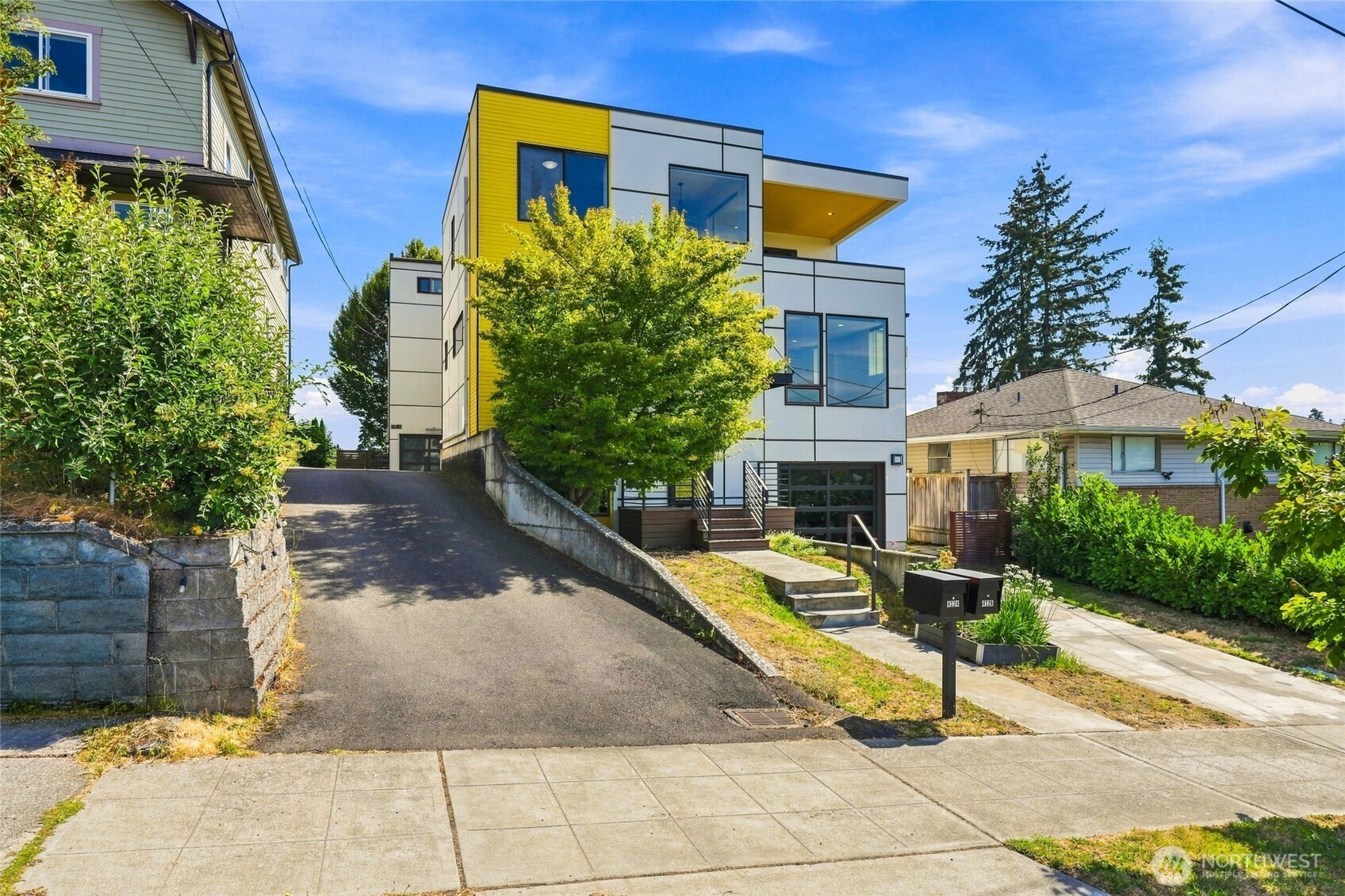 4126 Cascadia Avenue