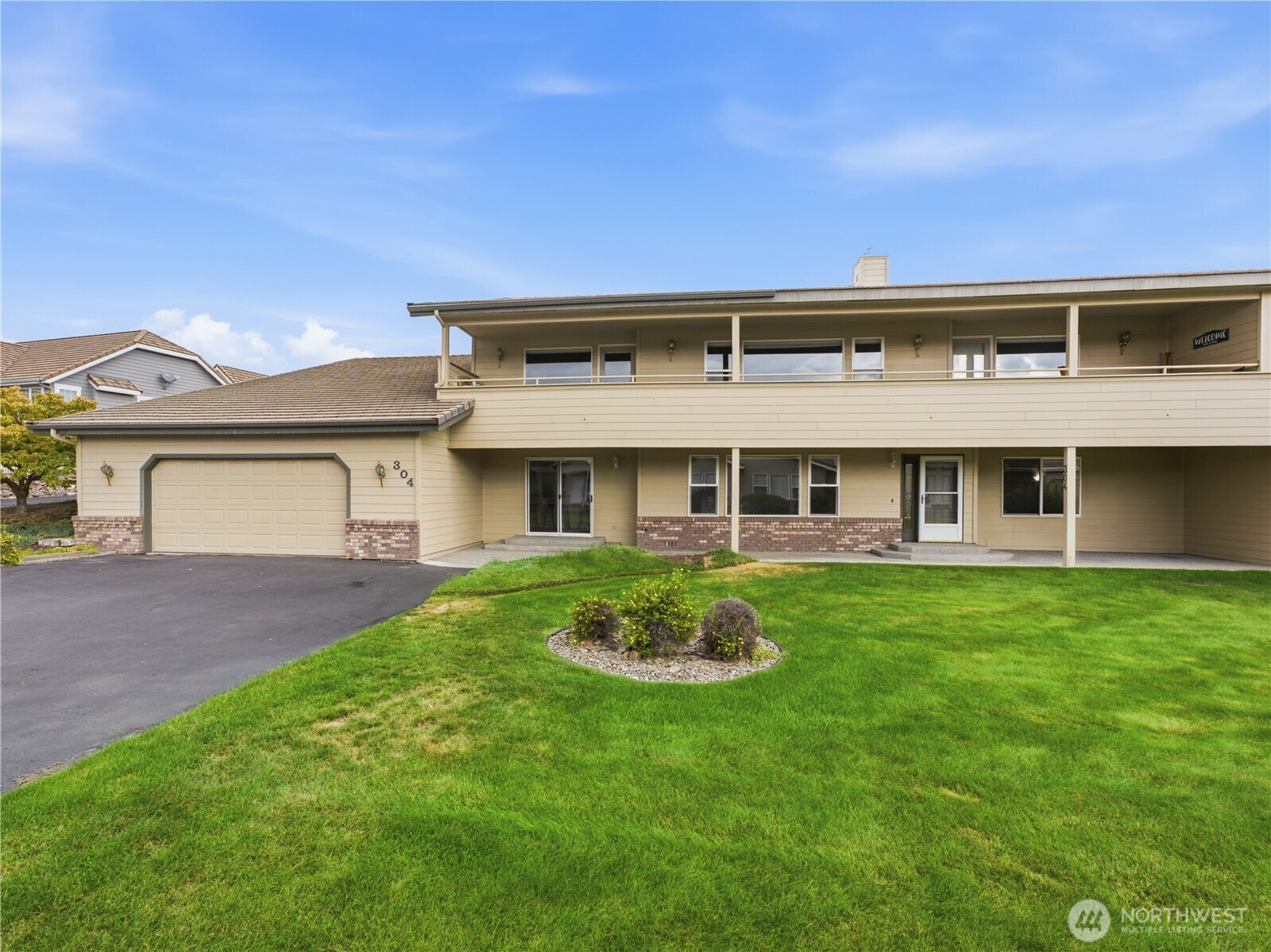 1380 Eastmont Avenue #304