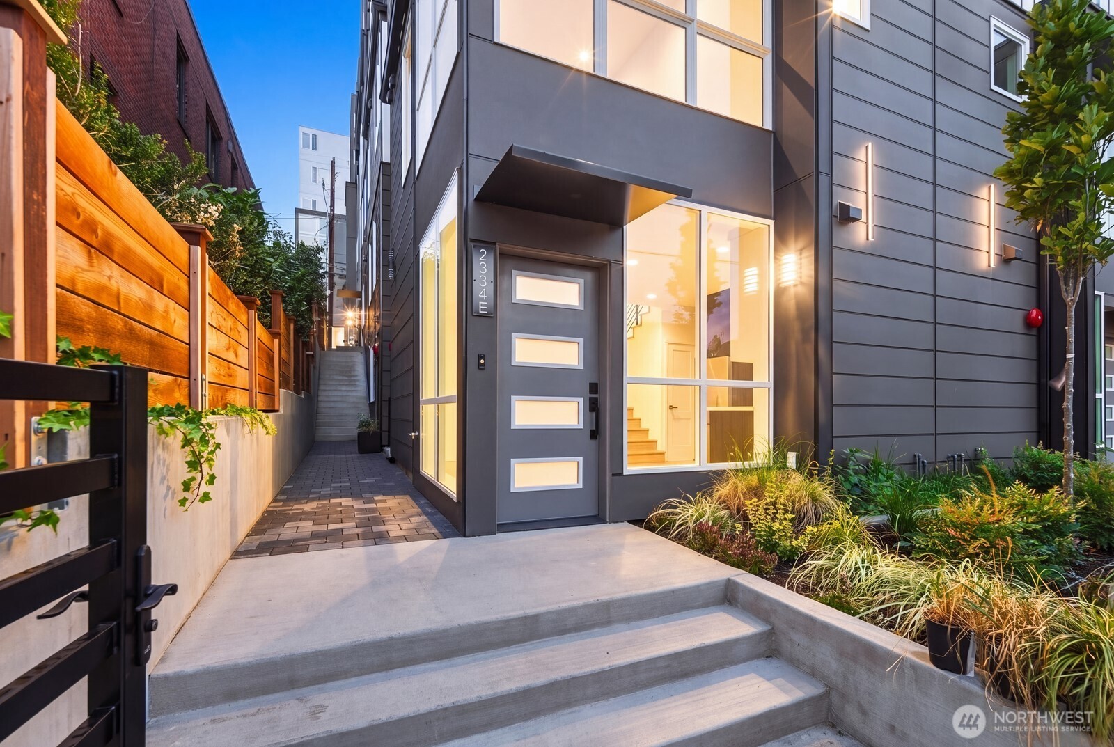2334 Franklin Avenue #E