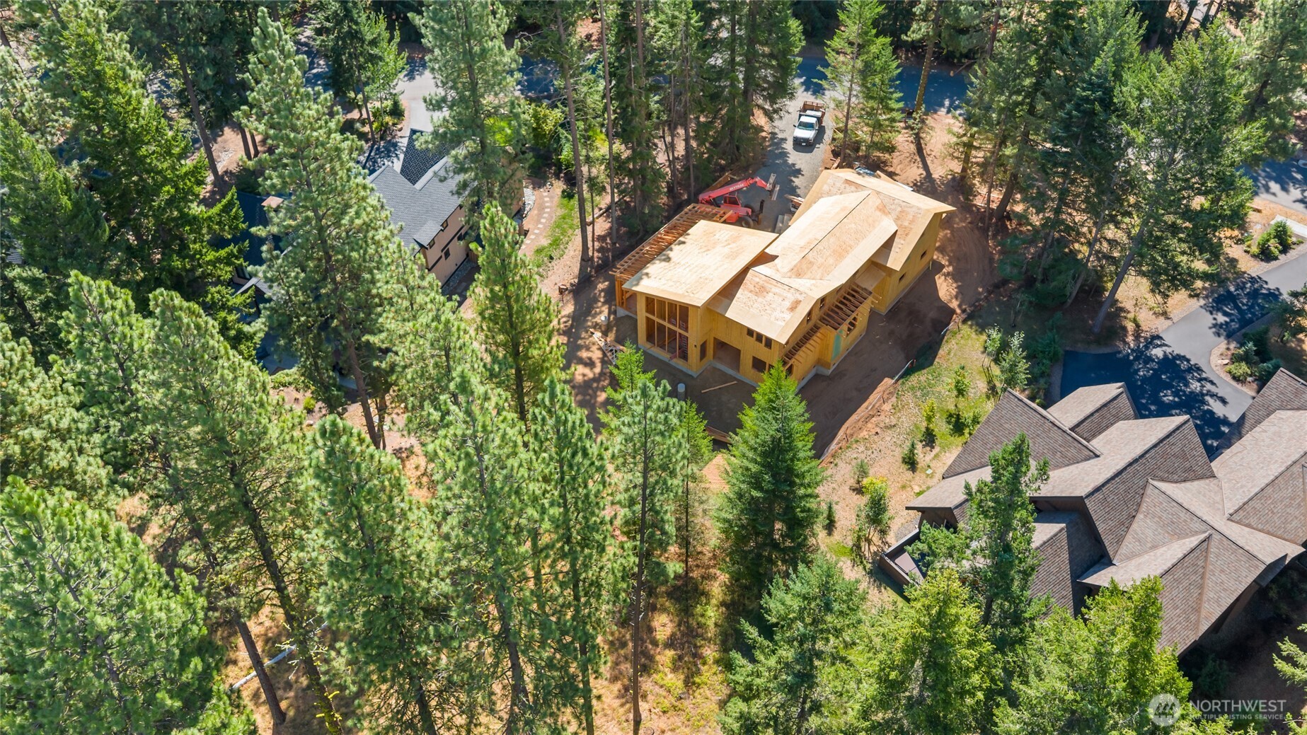 1060 Larkspur Loop